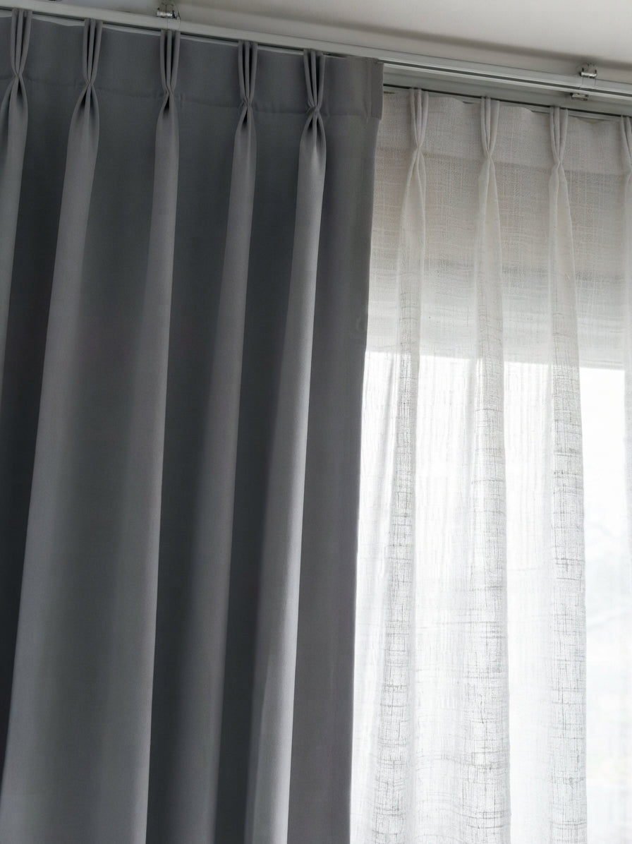 Cortina Riel Europeo Blackout Melody Gris Oscuro 1.40x2.20 | Texalia