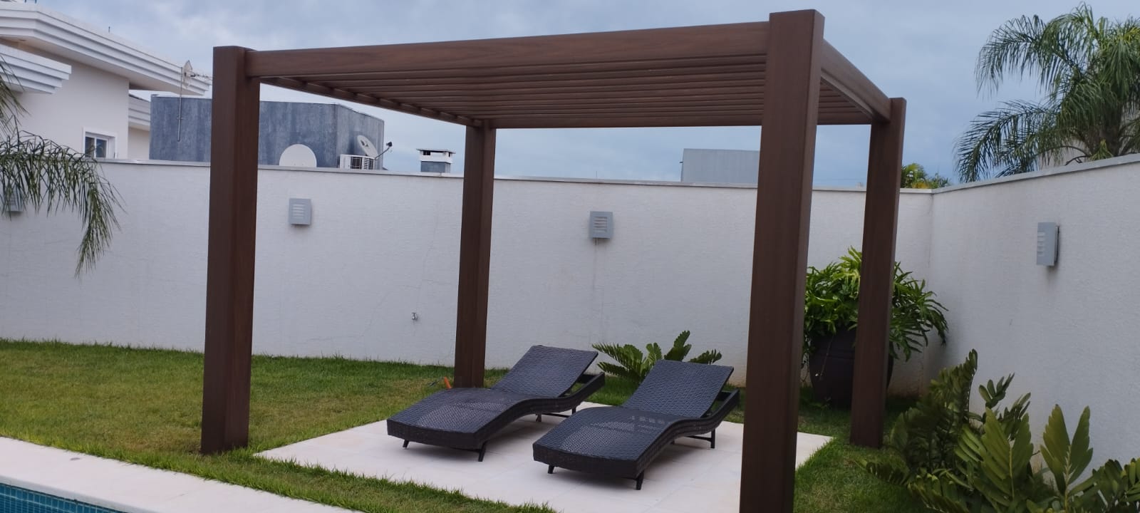 Pérgola 3.00 x 2.10 x 2.50 - vista sobre patio